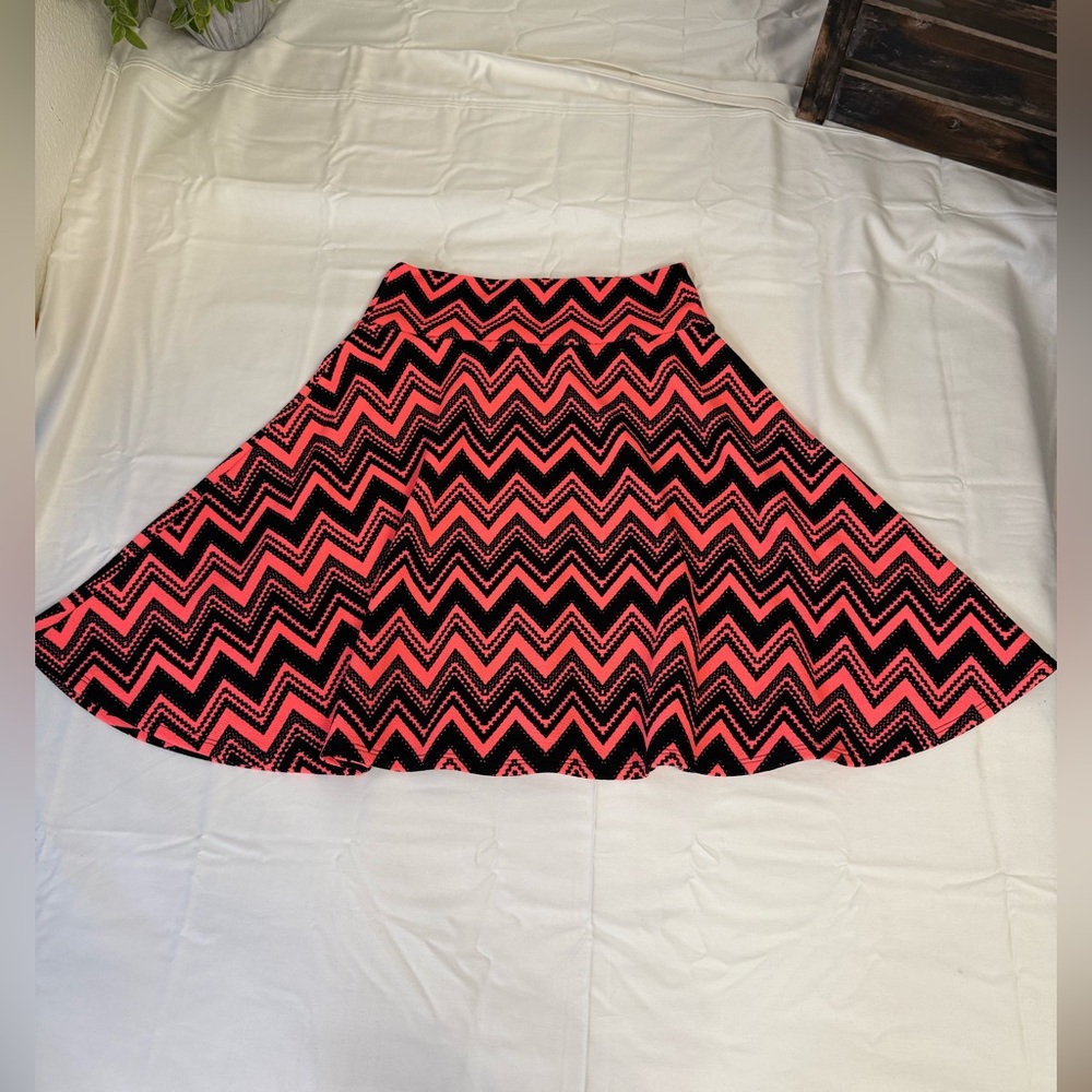Lularoe kids chevron print Azure skirt size 10